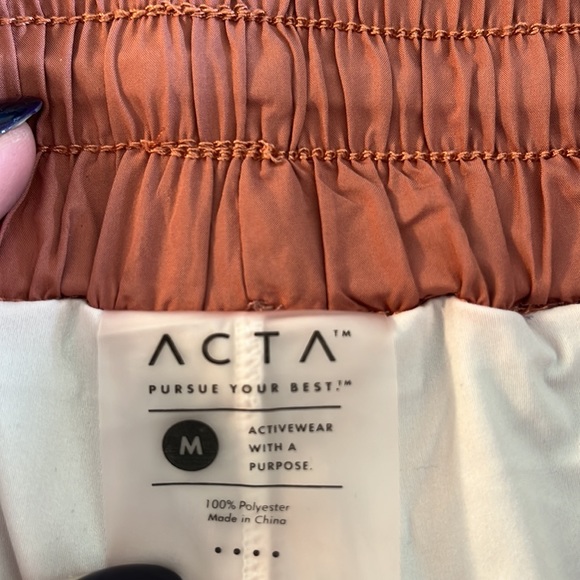 ACTA High Wasted Shorts - Picture 5 of 7